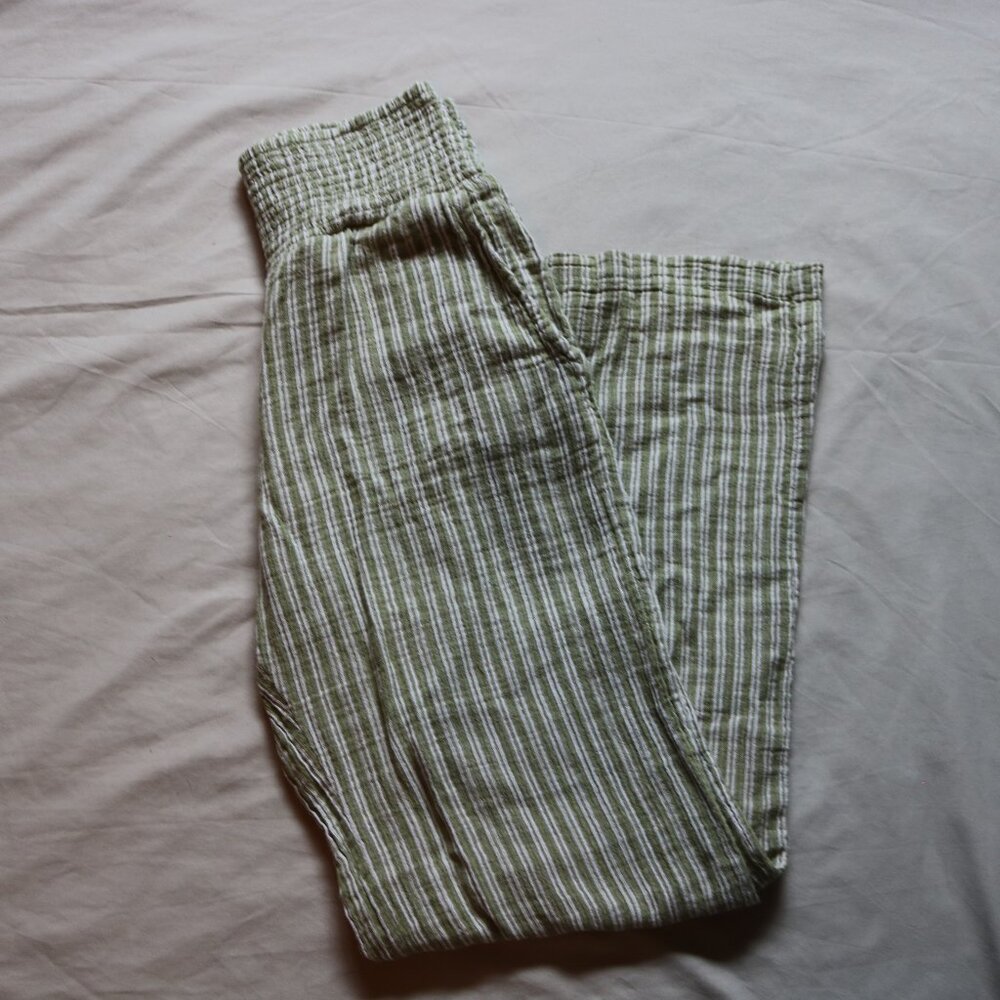 BILLABONG GREEN AND WHITE STRIPPED PANTS
